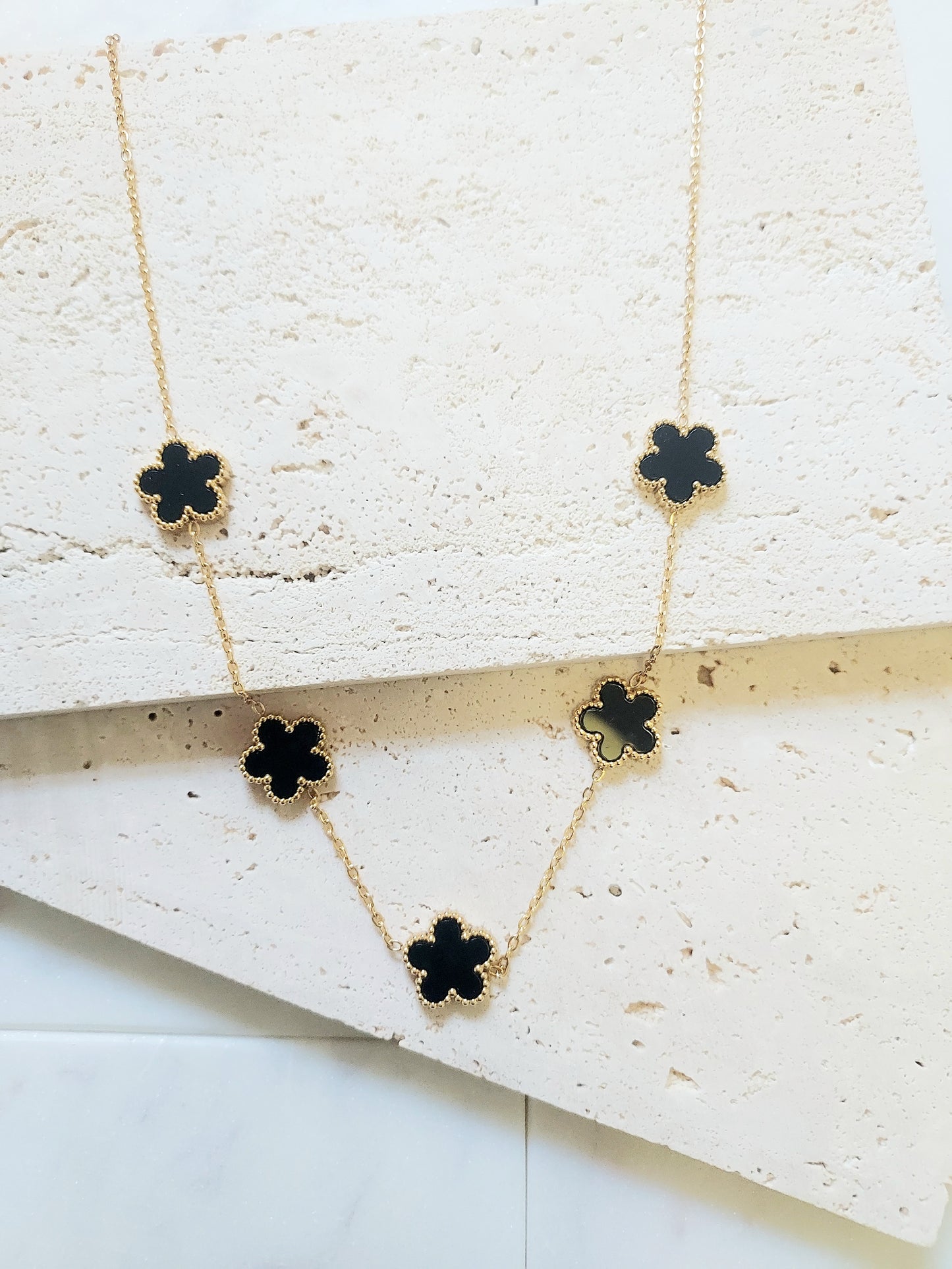 NECKLACE-IN BLACK FLOWERS-STAINLESS STEEL-18K GOLD PLATED-LUCY-1 PIECES-