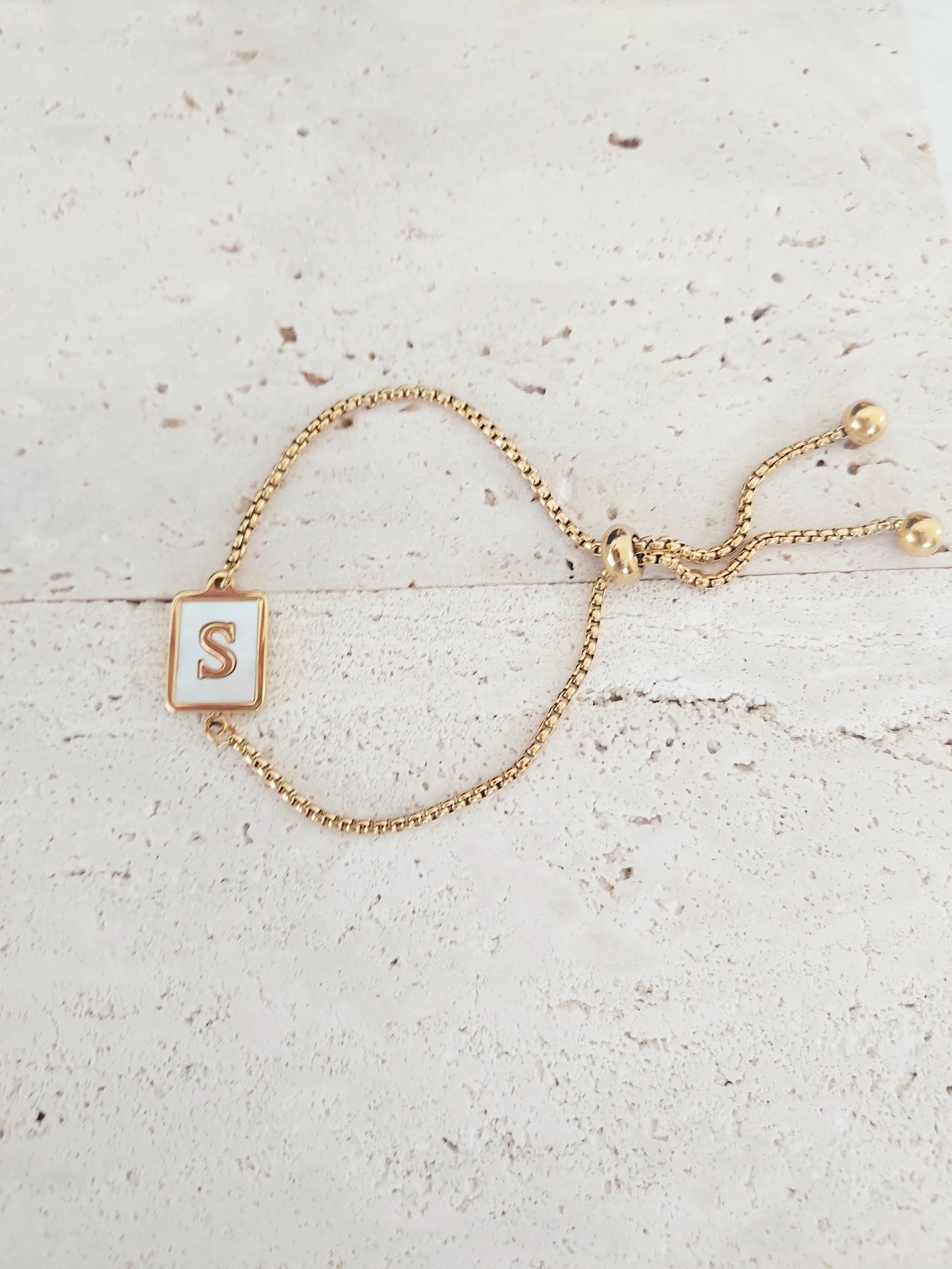 ADJUSTABLE BRACELET-STAINLESS STEEL-WITH 18K GOLD PLATED INITIAL-ELIZA -1PIECE-LETTERS (AZ)